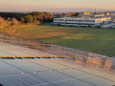 fotovoltaico a tetto solar 1280x721 1